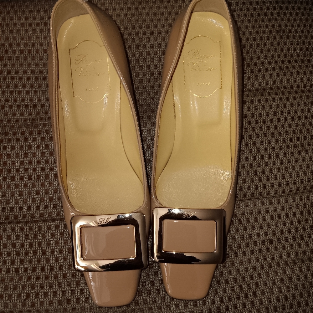 Roger Vivier patent leather size 38